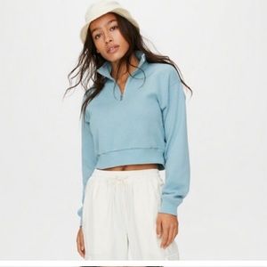 Blue cropped TNA size S half zip pullover